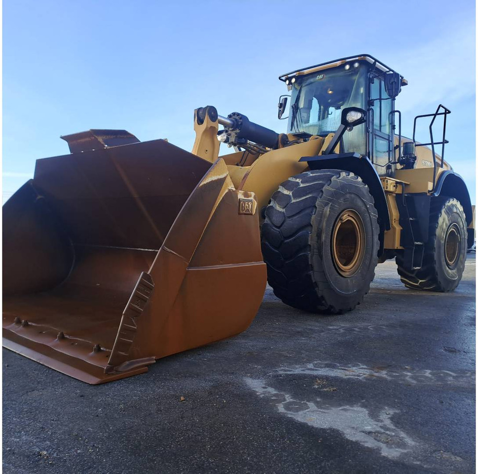 CAT 972M XE - Gumikerekes homlokrakodó: 1 kép. CAT 972M XE - Gumikerekes homlokrakodó: 1 kép.