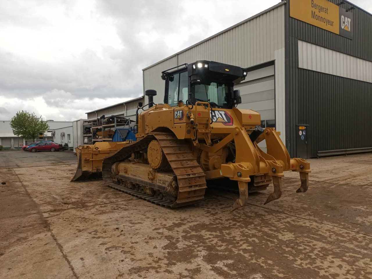 CAT D6 VPAT - Buldózer: 4 kép. CAT D6 VPAT - Buldózer: 4 kép.
