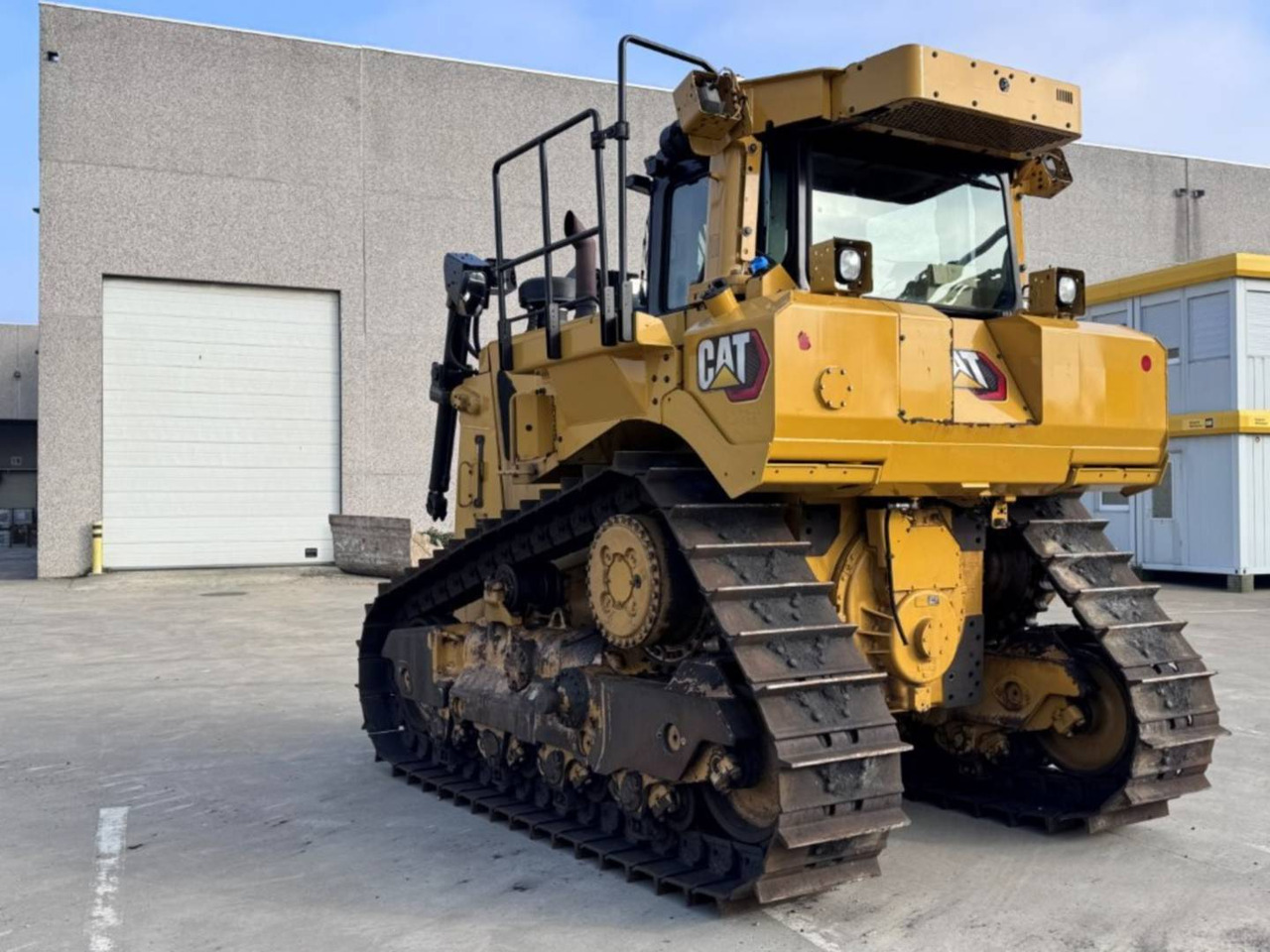 CAT D8T - Buldózer: 4 kép. CAT D8T - Buldózer: 4 kép.