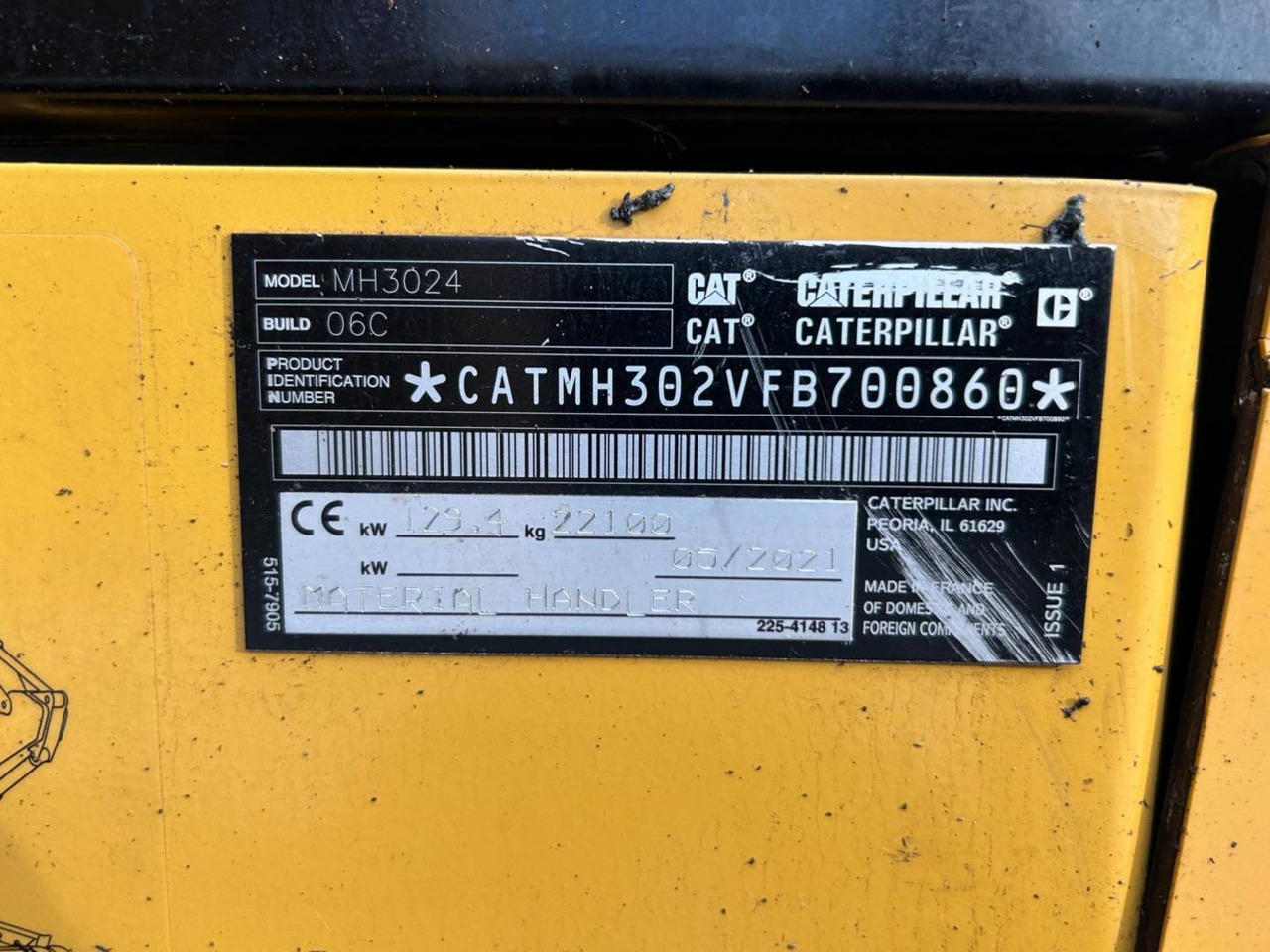 CAT MH3024-1 - Gumikerekes kotró: 5 kép. CAT MH3024-1 - Gumikerekes kotró: 5 kép.