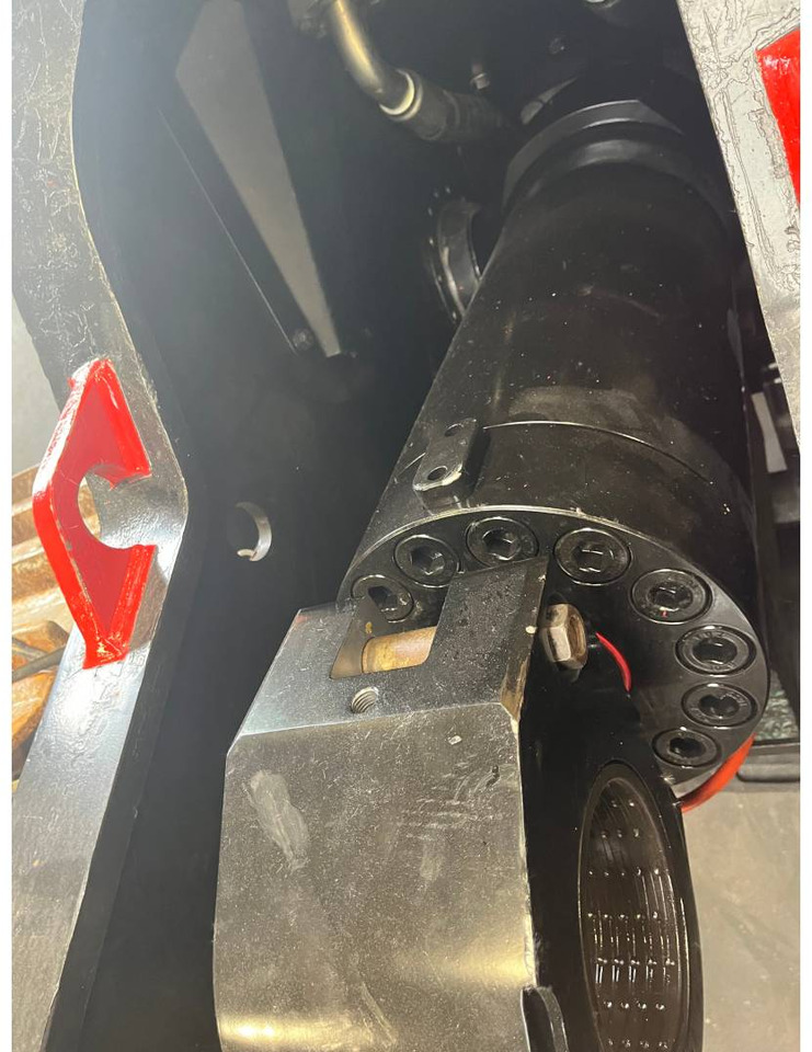 CAT MP345 - Roppantó olló - Építőipari gépek: 3 kép. CAT MP345 - Roppantó olló - Építőipari gépek: 3 kép.