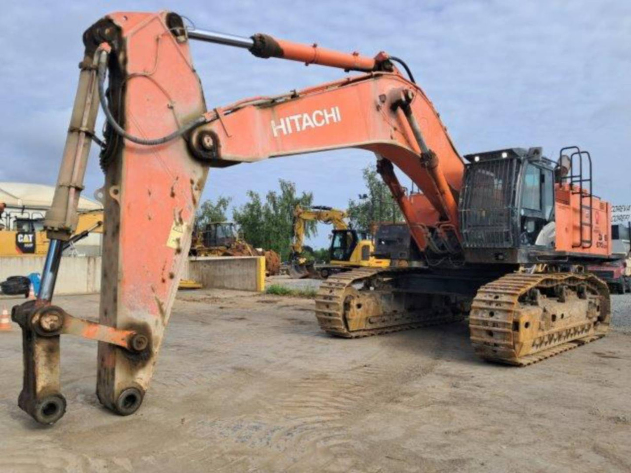 HITACHI ZX 670 45 - Lánctalpas kotró: 1 kép. HITACHI ZX 670 45 - Lánctalpas kotró: 1 kép.
