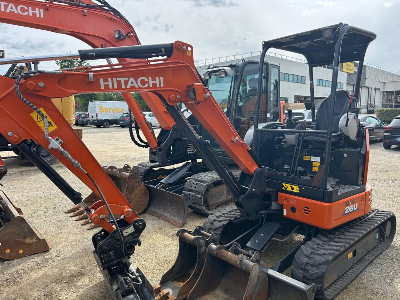 HITACHI ZX26U-6 - Lánctalpas kotró: 1 kép. HITACHI ZX26U-6 - Lánctalpas kotró: 1 kép.