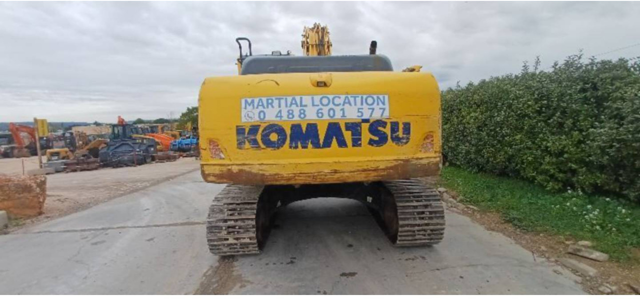KOMATSU HB215LC2 - Lánctalpas kotró: 3 kép. KOMATSU HB215LC2 - Lánctalpas kotró: 3 kép.