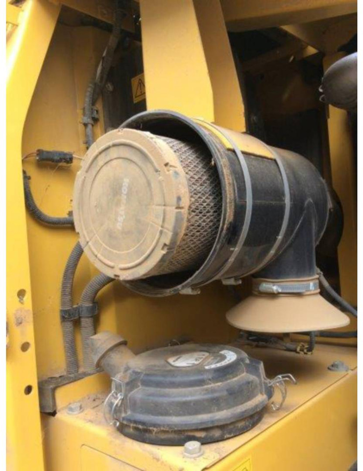 KOMATSU PC170.11 - Lánctalpas kotró: 5 kép. KOMATSU PC170.11 - Lánctalpas kotró: 5 kép.