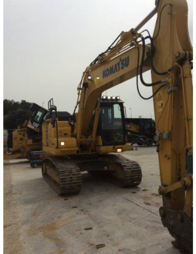 KOMATSU PC170.11 - Lánctalpas kotró: 4 kép. KOMATSU PC170.11 - Lánctalpas kotró: 4 kép.