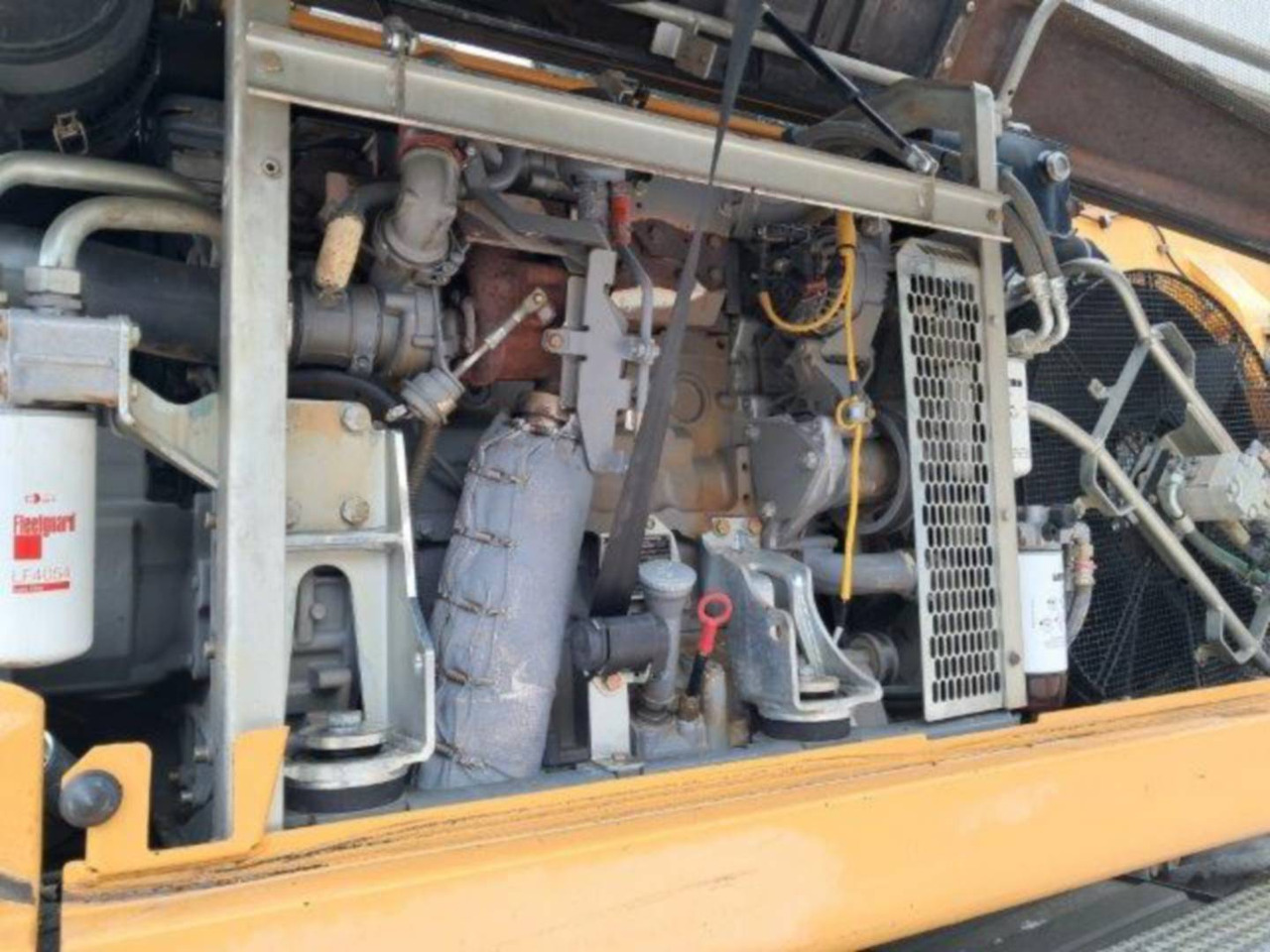 LIEBHERR A914 - Gumikerekes kotró: 5 kép. LIEBHERR A914 - Gumikerekes kotró: 5 kép.