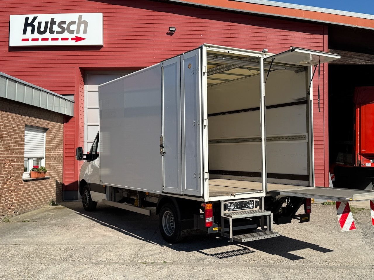 Mercedes-Benz Sprinter III Koffer 514 CDI Ladebordwand - Dobozos kisteherautó: 5 kép. Mercedes-Benz Sprinter III Koffer 514 CDI Ladebordwand - Dobozos kisteherautó: 5 kép.