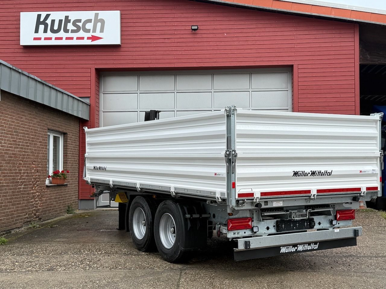 Müller-Mitteltal KA-TA-R 11,9, doppelte Bordwände/ Aufsatz - Pótkocsi billenőplatós: 2 kép. Müller-Mitteltal KA-TA-R 11,9, doppelte Bordwände/ Aufsatz - Pótkocsi billenőplatós: 2 kép.