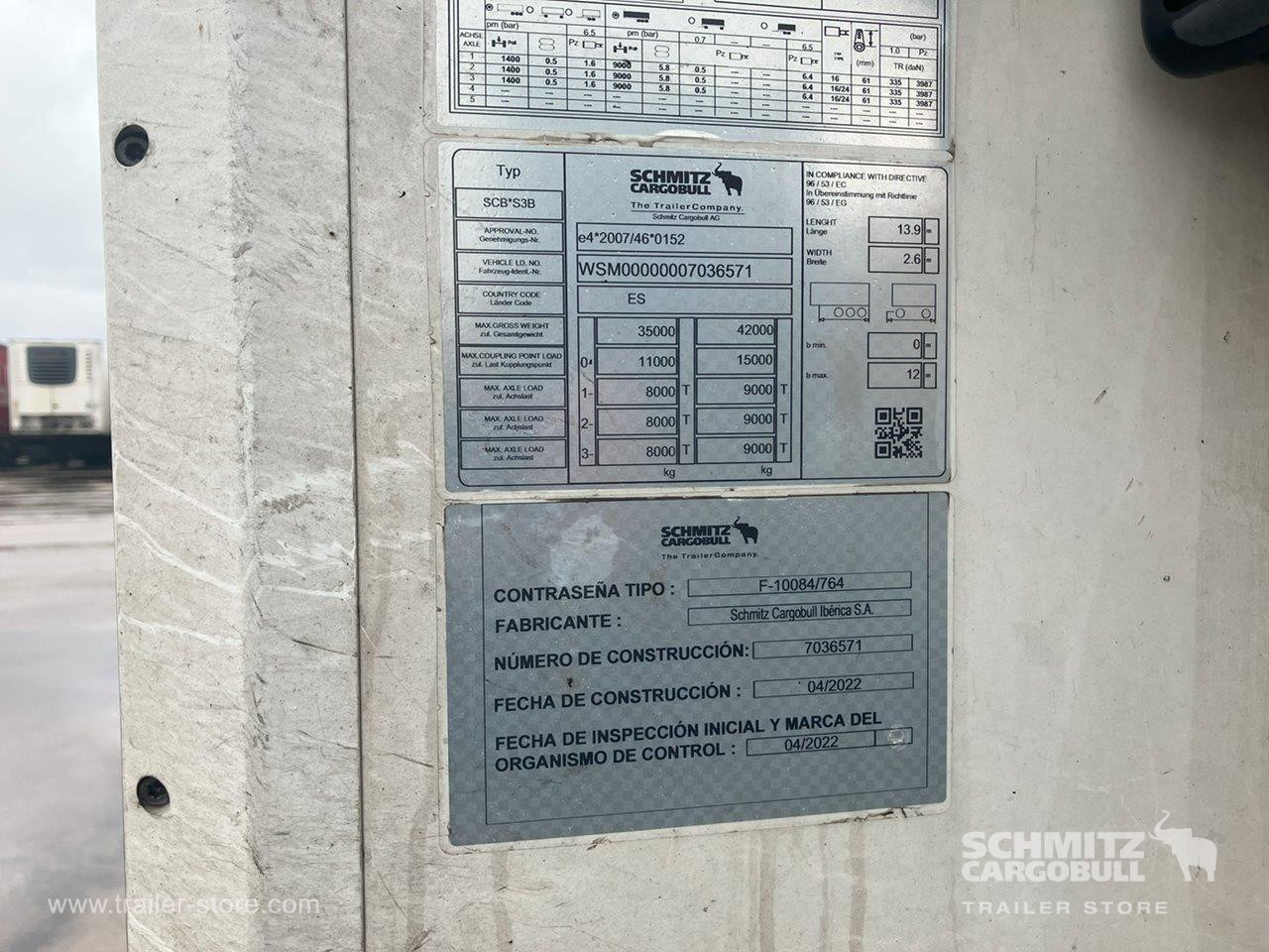 SCHMITZ Semiremolque Frigo Standard Double deck - Félpótkocsi hőszigetelt: 4 kép. SCHMITZ Semiremolque Frigo Standard Double deck - Félpótkocsi hőszigetelt: 4 kép.