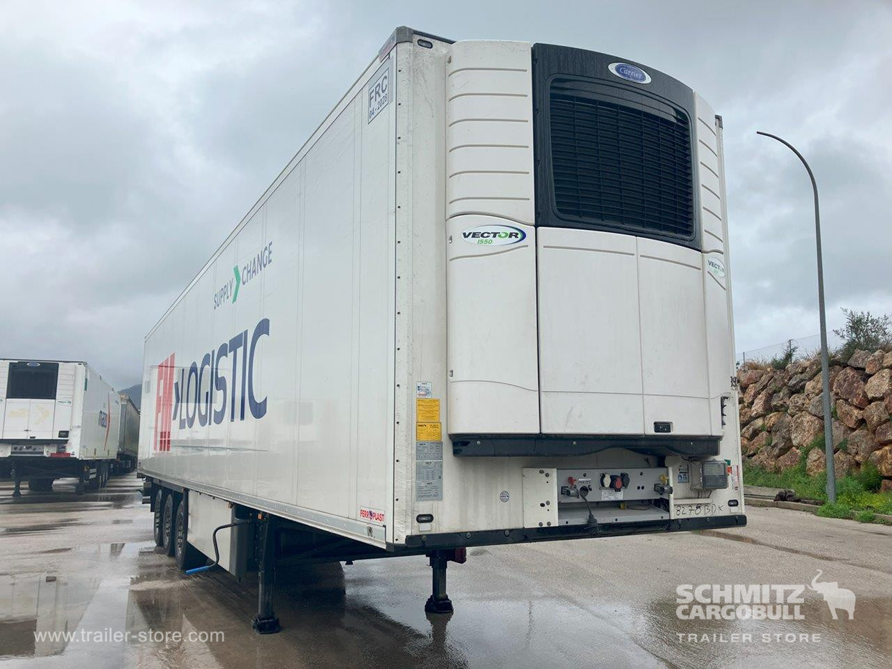 SCHMITZ Semiremolque Frigo Standard Double deck - Félpótkocsi hőszigetelt: 1 kép. SCHMITZ Semiremolque Frigo Standard Double deck - Félpótkocsi hőszigetelt: 1 kép.
