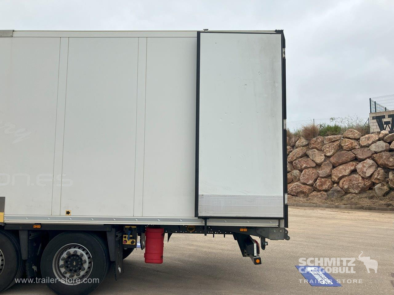 SCHMITZ Semiremolque Frigo Standard - Félpótkocsi hőszigetelt: 3 kép. SCHMITZ Semiremolque Frigo Standard - Félpótkocsi hőszigetelt: 3 kép.