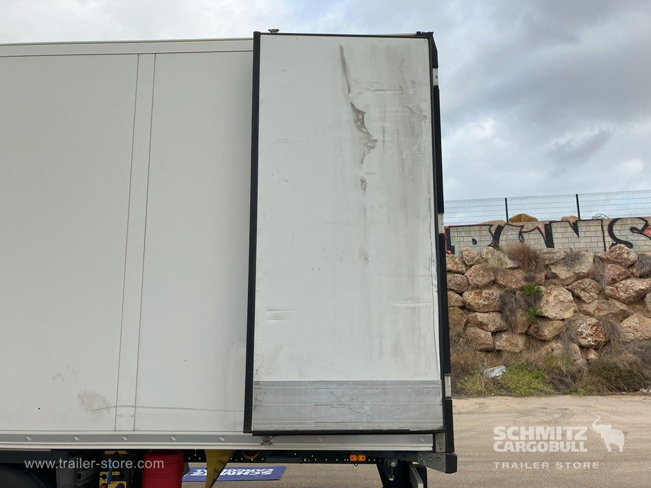 SCHMITZ Semiremolque Frigo Standard - Félpótkocsi hőszigetelt: 5 kép. SCHMITZ Semiremolque Frigo Standard - Félpótkocsi hőszigetelt: 5 kép.