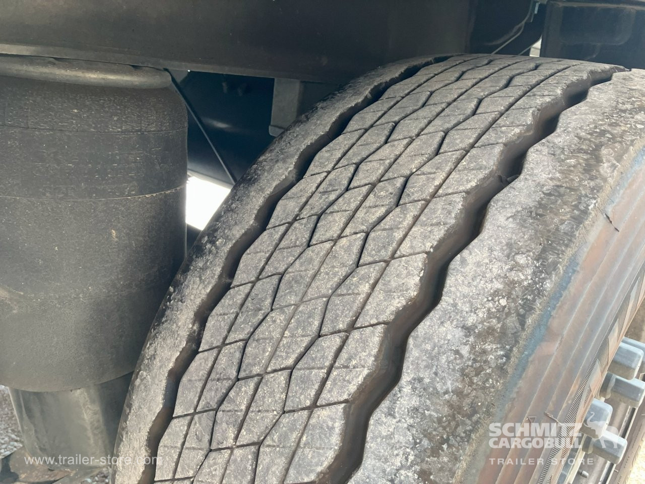 SCHMITZ Semiremolque Frigo Standard - Félpótkocsi hőszigetelt: 5 kép. SCHMITZ Semiremolque Frigo Standard - Félpótkocsi hőszigetelt: 5 kép.