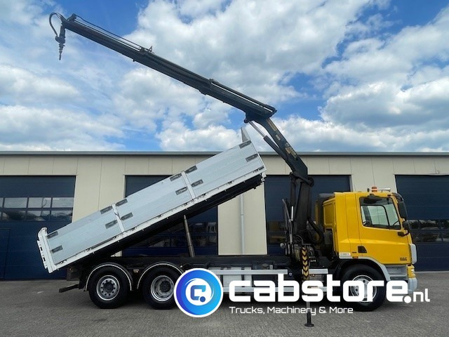 DAF CF 75.310 FAN 6x2 Euro 5 - MANUAL - Bouwjaar 2008 - Kipper - Palfinger PK 15002 Performance - Km 550.899 - Good condition! - Billenőplatós teherautó, Darus autó: 2 kép. DAF CF 75.310 FAN 6x2 Euro 5 - MANUAL - Bouwjaar 2008 - Kipper - Palfinger PK 15002 Performance - Km 550.899 - Good condition! - Billenőplatós teherautó, Darus autó: 2 kép.