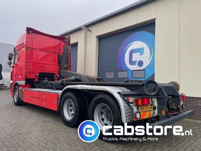 DAF XF 105 .460 FAS Euro 5 - Haakarmsysteem - Hooklift - Abrolkipper - Year 2006 - ANALOG TACHO - TUV 05-2025 - Horgos rakodó teherautó: 4 kép. DAF XF 105 .460 FAS Euro 5 - Haakarmsysteem - Hooklift - Abrolkipper - Year 2006 - ANALOG TACHO - TUV 05-2025 - Horgos rakodó teherautó: 4 kép.