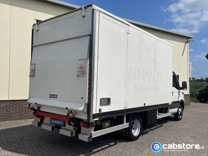 Iveco 40C 40C12 EURO 3 4x2 Bakwagen Euro 3 - Bouwjaar 2003 - APK tot 10-05-2026 -Handgeschakelde versnellingsbak - Dobozos kisteherautó: 3 kép. Iveco 40C 40C12 EURO 3 4x2 Bakwagen Euro 3 - Bouwjaar 2003 - APK tot 10-05-2026 -Handgeschakelde versnellingsbak - Dobozos kisteherautó: 3 kép.