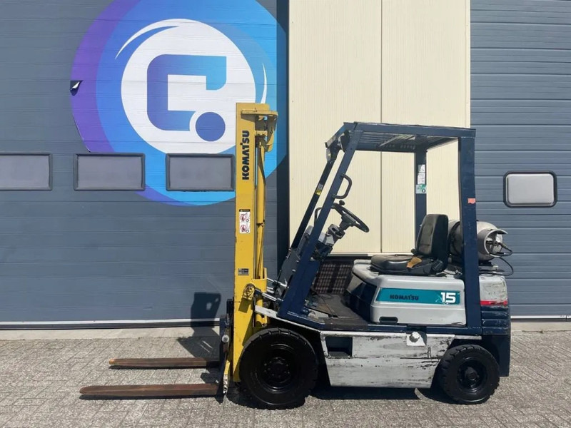 Komatsu FG15H-15 GAS LPG - Year 1992 - Heftruck - Gabelstapler - Forklift - Hours 5420 - Villás targonca: 1 kép. Komatsu FG15H-15 GAS LPG - Year 1992 - Heftruck - Gabelstapler - Forklift - Hours 5420 - Villás targonca: 1 kép.