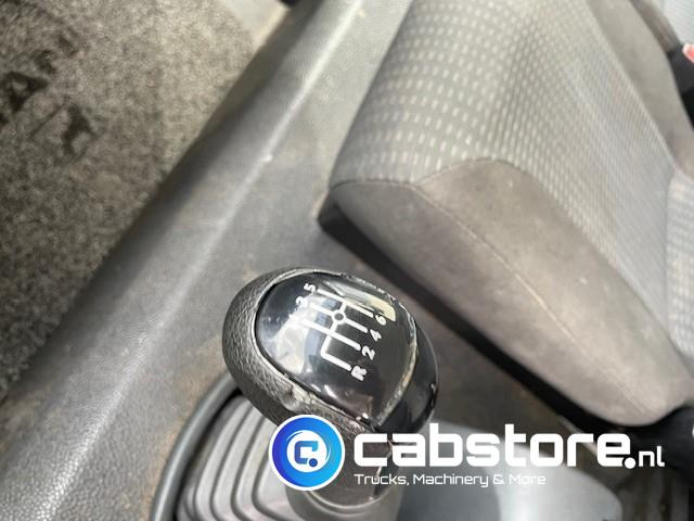 Dobozos felépítményű teherautó MAN TGL 8.180 4X2 BB  Euro 5 - Handgeschakelde versnellingsbak - Laadklep - Bouwjaar 2010 - 3 zitplaatsen: 8 kép.