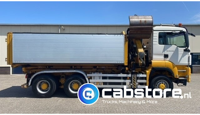 MAN TGS 26.440 6X6 BB EEV MAN TGS 26.440 Euro 5 EEV - 6X6 - Laadkraan - Kipper - Kabelsysteem - Bouwjaar 2010 - Km 657.509 - APK tot 22-11-2025 !! - Billenőplatós teherautó, Darus autó: 3 kép. MAN TGS 26.440 6X6 BB EEV MAN TGS 26.440 Euro 5 EEV - 6X6 - Laadkraan - Kipper - Kabelsysteem - Bouwjaar 2010 - Km 657.509 - APK tot 22-11-2025 !! - Billenőplatós teherautó, Darus autó: 3 kép.