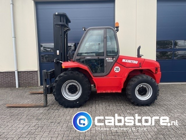 Manitou M 50-4 Turbo offroad forklift 4x4 Ruwterrein heftruck - Bouwjaar 2012 - Freelift - 5 Ton - Terepjáró képességű targoncá: 3 kép. Manitou M 50-4 Turbo offroad forklift 4x4 Ruwterrein heftruck - Bouwjaar 2012 - Freelift - 5 Ton - Terepjáró képességű targoncá: 3 kép.
