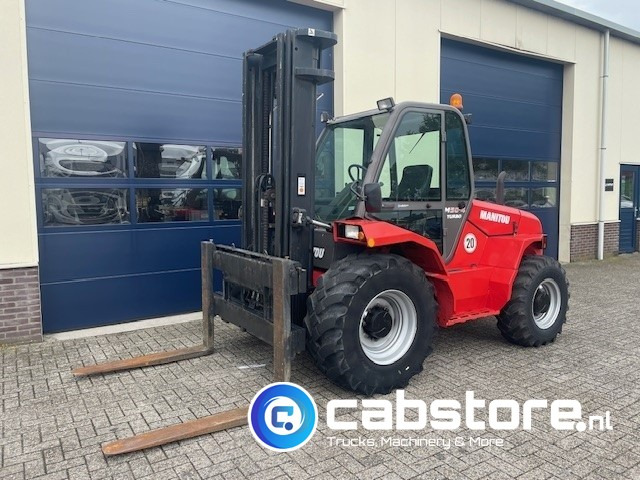 Manitou M 50-4 Turbo offroad forklift 4x4 Ruwterrein heftruck - Bouwjaar 2012 - Freelift - 5 Ton - Terepjáró képességű targoncá: 1 kép. Manitou M 50-4 Turbo offroad forklift 4x4 Ruwterrein heftruck - Bouwjaar 2012 - Freelift - 5 Ton - Terepjáró képességű targoncá: 1 kép.