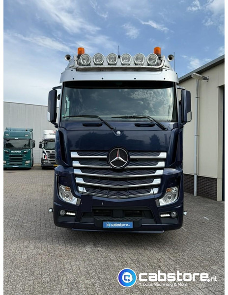 Mercedes-Benz ACTROS 3663 Euro 6 - 8x2 - RETARDER - Bouwjaar 09-2017 - 30 Ton's Container Kabelsysteem - Km 476.892 - Good condition - Teherautó - kábelrendszer: 4 kép. Mercedes-Benz ACTROS 3663 Euro 6 - 8x2 - RETARDER - Bouwjaar 09-2017 - 30 Ton's Container Kabelsysteem - Km 476.892 - Good condition - Teherautó - kábelrendszer: 4 kép.