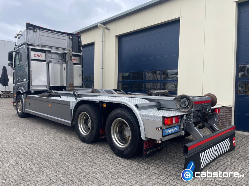 Mercedes-Benz Actros 3363 6x2 Containersysteem - Euro 6 - Bouwjaar 2014 - VDL 21 Ton Haakarmsysteem - 630 Pk Euro 6 - NL Truck - Horgos rakodó teherautó: 3 kép. Mercedes-Benz Actros 3363 6x2 Containersysteem - Euro 6 - Bouwjaar 2014 - VDL 21 Ton Haakarmsysteem - 630 Pk Euro 6 - NL Truck - Horgos rakodó teherautó: 3 kép.