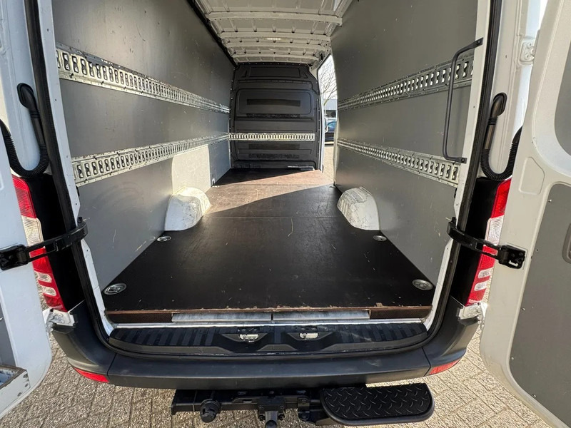 Mercedes-Benz Sprinter 316 CDI Euro 5 - L3/H2 - Automaat - Geïntegreerde rijplaten in vloer - Bearlock - Year 2015 - Furgon: 4 kép. Mercedes-Benz Sprinter 316 CDI Euro 5 - L3/H2 - Automaat - Geïntegreerde rijplaten in vloer - Bearlock - Year 2015 - Furgon: 4 kép.