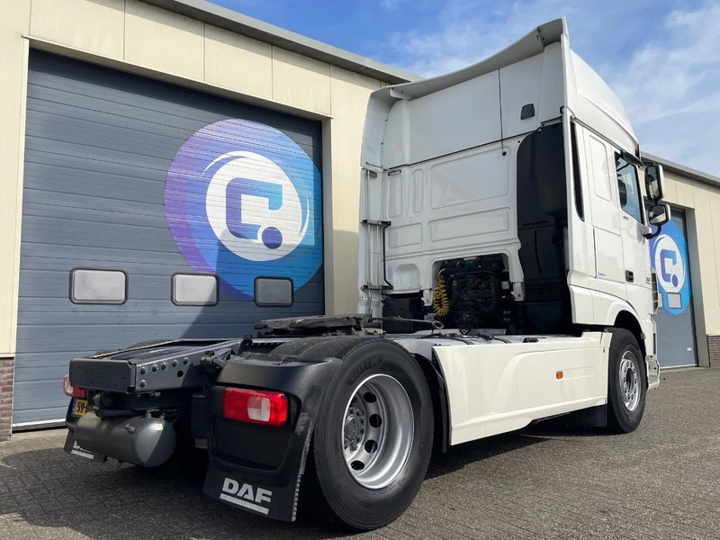 DAF XF 460 FT Euro 6 - SSC - Year 2017 - Nyergesvontató: 4 kép. DAF XF 460 FT Euro 6 - SSC - Year 2017 - Nyergesvontató: 4 kép.