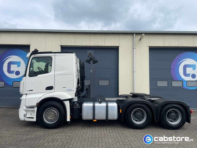 Mercedes-Benz Actros 3363 6x4 SLT Euro 6 3363 6x4 SLT Euro 6 - Zwaartransport - Heavy Load - Schwertransporte - 140 Ton - Year 2024 - Km 35.788 !! - Turbo Retarder Clutch - LIKE NEW !! - Nyergesvontató: 5 kép. Mercedes-Benz Actros 3363 6x4 SLT Euro 6 3363 6x4 SLT Euro 6 - Zwaartransport - Heavy Load - Schwertransporte - 140 Ton - Year 2024 - Km 35.788 !! - Turbo Retarder Clutch - LIKE NEW !! - Nyergesvontató: 5 kép.