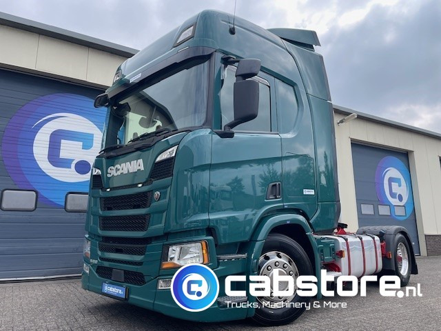 Scania R450 Scania R450 A4X2NA Euro 6 - RETARDER - Highline - Year 2017 - PTO prepared - Km 823.732 - Nyergesvontató: 1 kép. Scania R450 Scania R450 A4X2NA Euro 6 - RETARDER - Highline - Year 2017 - PTO prepared - Km 823.732 - Nyergesvontató: 1 kép.
