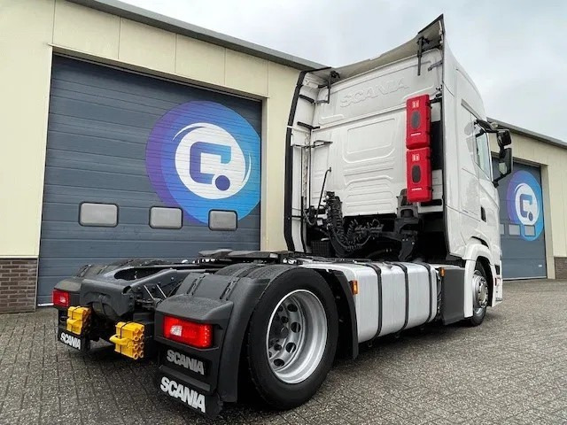 Scania S410 A4X2EB Euro 6 - MEGA - Lowdeck - Year 2018 - LED - Retarder - Smart tacho 2 - S-cabine - Nyergesvontató: 4 kép. Scania S410 A4X2EB Euro 6 - MEGA - Lowdeck - Year 2018 - LED - Retarder - Smart tacho 2 - S-cabine - Nyergesvontató: 4 kép.