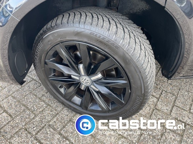 Kis furgon Volkswagen Transporter T6 2.0 TDI Euro 6   - Bouwjaar 2017 - Gesloten bestelwagen - DSG 7 - L2-H1 - Achterklep - 18 Inch velgen: 19 kép.