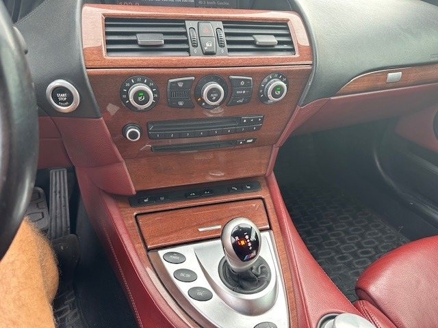 BMW M6 - Autó: 5 kép. BMW M6 - Autó: 5 kép.