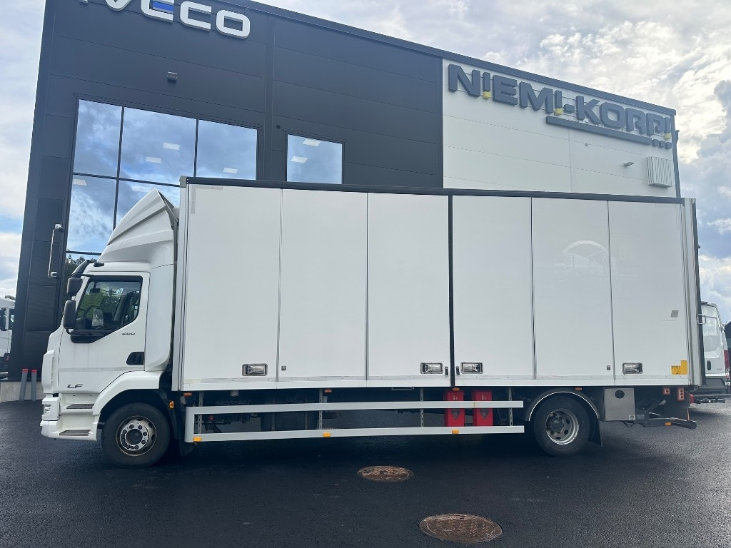 DAF LF 260 4x2 - Dobozos felépítményű teherautó: 5 kép. DAF LF 260 4x2 - Dobozos felépítményű teherautó: 5 kép.