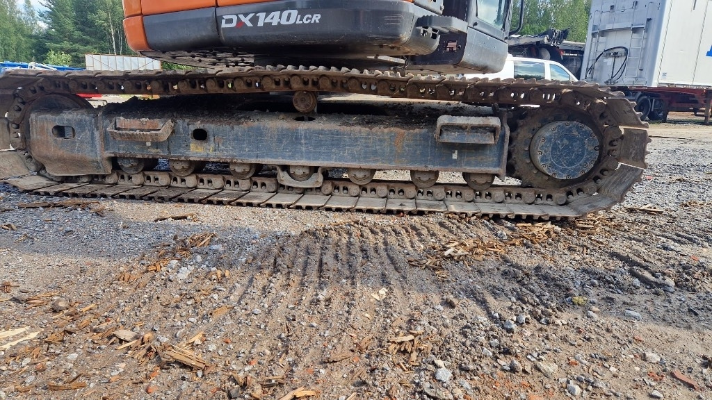 Doosan DX 140 LCR - Lánctalpas kotró: 5 kép. Doosan DX 140 LCR - Lánctalpas kotró: 5 kép.