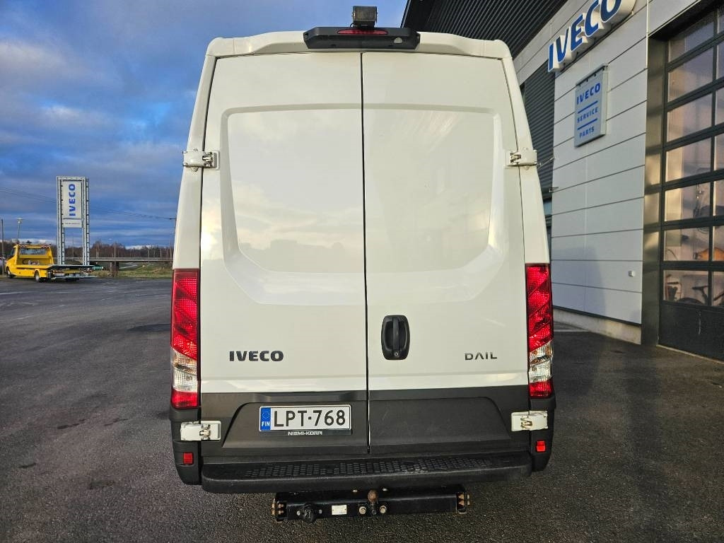 Iveco Daily 35S16A8 kylmäkone  - Hűtős kisteherautó: 4 kép. Iveco Daily 35S16A8 kylmäkone  - Hűtős kisteherautó: 4 kép.