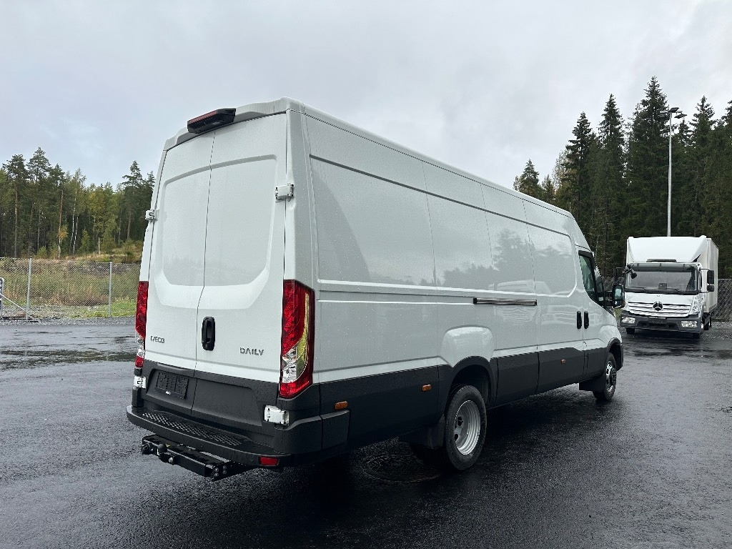 Iveco Daily 50C18A8 16m3 - Furgon: 4 kép. Iveco Daily 50C18A8 16m3 - Furgon: 4 kép.