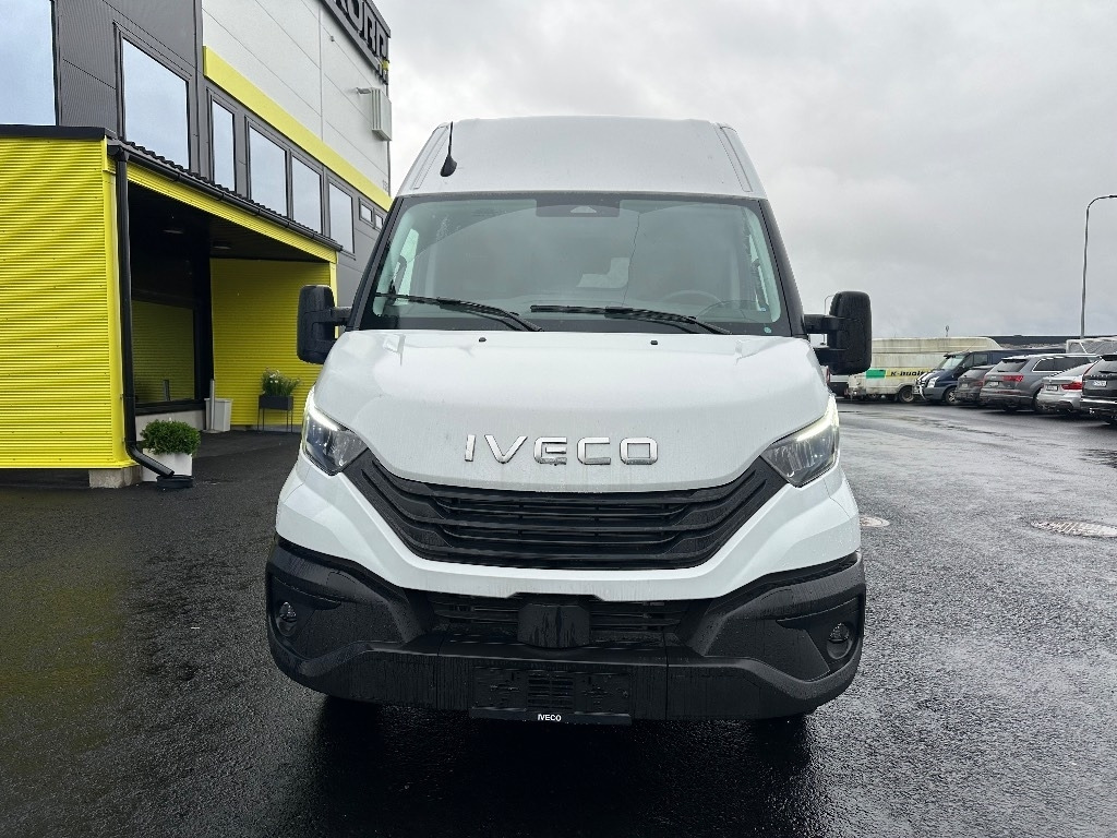 Iveco Daily 50C18A8 16m3 - Furgon: 2 kép. Iveco Daily 50C18A8 16m3 - Furgon: 2 kép.