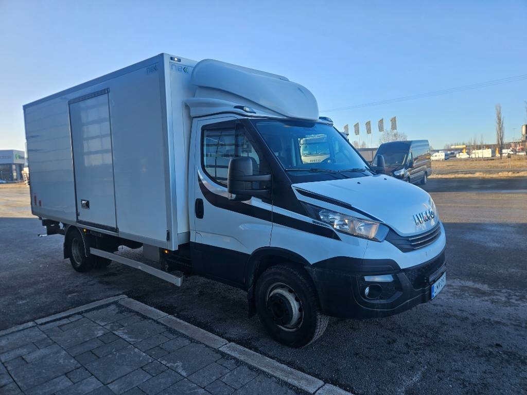 Iveco Daily 70C18 A8 - Dobozos kisteherautó: 2 kép. Iveco Daily 70C18 A8 - Dobozos kisteherautó: 2 kép.