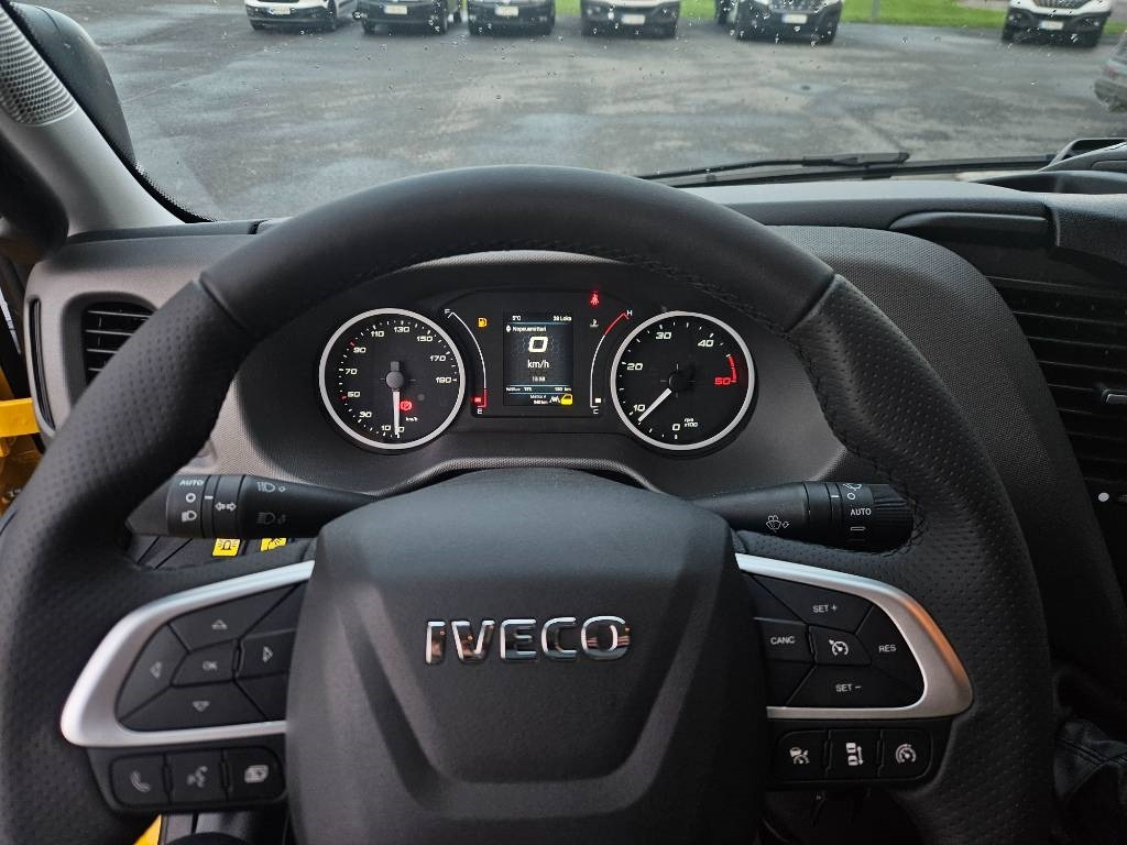 Új Vontató Iveco Daily 72C18/P: 14 kép.