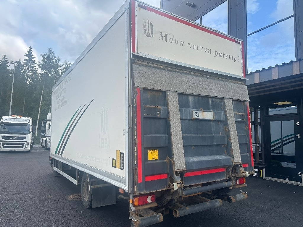 Iveco Eurocargo 100 E22  - Dobozos felépítményű teherautó: 4 kép. Iveco Eurocargo 100 E22  - Dobozos felépítményű teherautó: 4 kép.