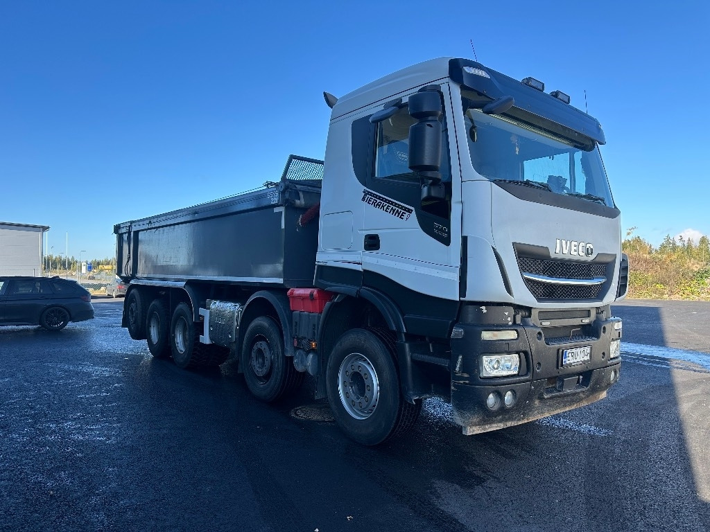 Iveco X-Way AS340X57Z 10x4 - Billenőplatós teherautó: 3 kép. Iveco X-Way AS340X57Z 10x4 - Billenőplatós teherautó: 3 kép.