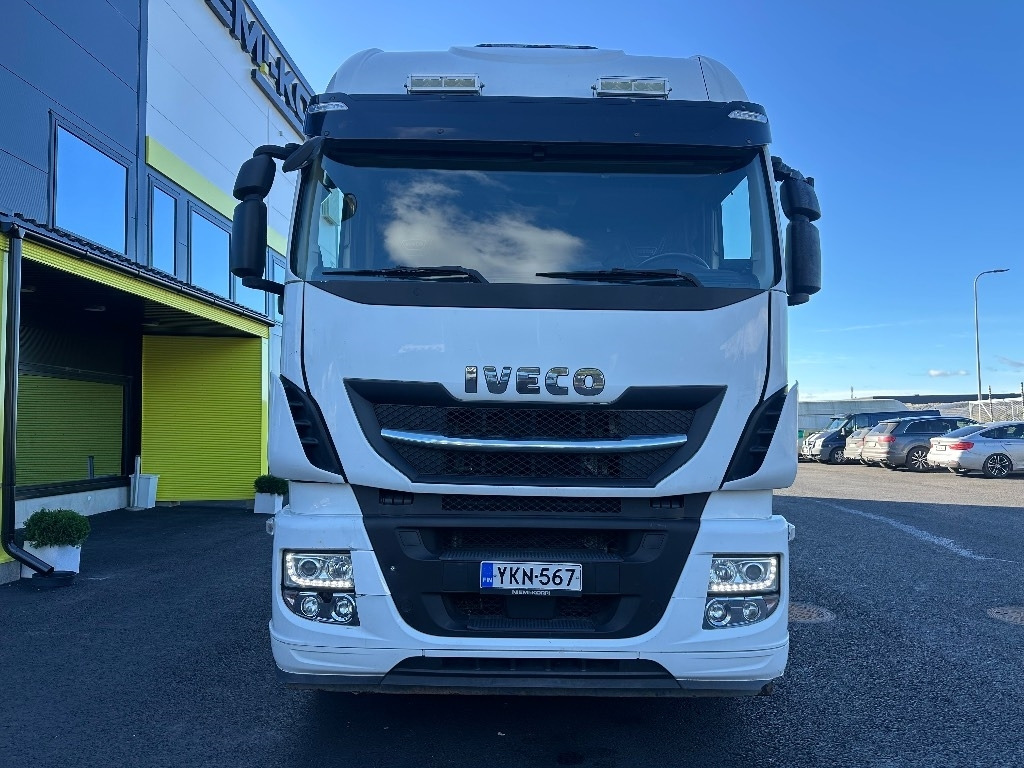 Iveco X-Way AS35S560 8x2 - Horgos rakodó teherautó: 2 kép. Iveco X-Way AS35S560 8x2 - Horgos rakodó teherautó: 2 kép.