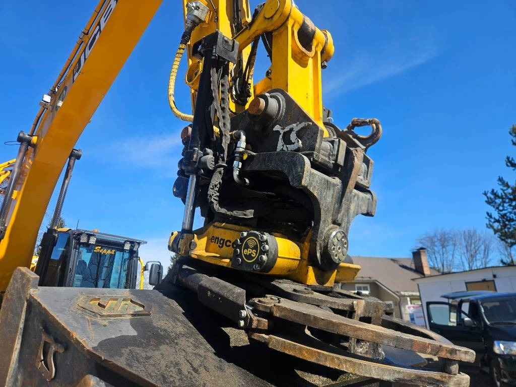 JCB 245 XLR - Lánctalpas kotró: 5 kép. JCB 245 XLR - Lánctalpas kotró: 5 kép.