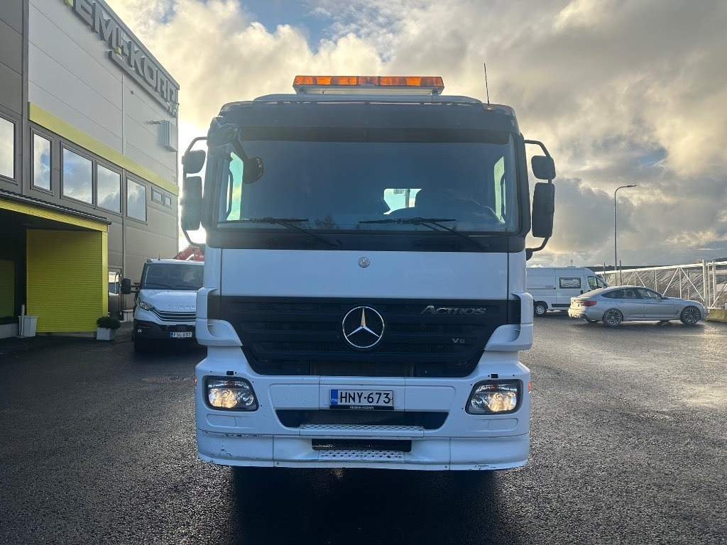 Mercedes-Benz Actros 2545 L 6x2 - Horgos rakodó teherautó: 2 kép. Mercedes-Benz Actros 2545 L 6x2 - Horgos rakodó teherautó: 2 kép.