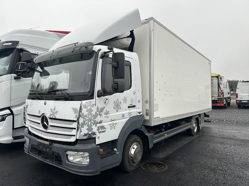 Mercedes-Benz Atego 818  - Hűtős teherautó: 1 kép. Mercedes-Benz Atego 818  - Hűtős teherautó: 1 kép.