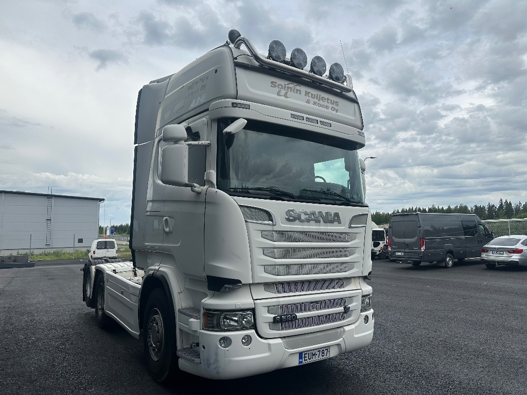 Scania R520 6x2 - Nyergesvontató: 2 kép. Scania R520 6x2 - Nyergesvontató: 2 kép.