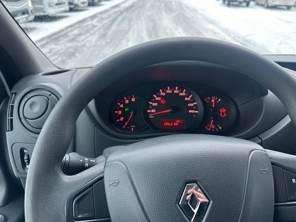 Furgon Renault Master huoltoauto varusteineen: 19 kép.